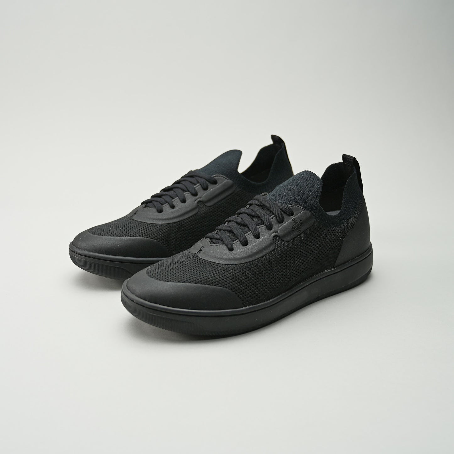 skiff2 black out