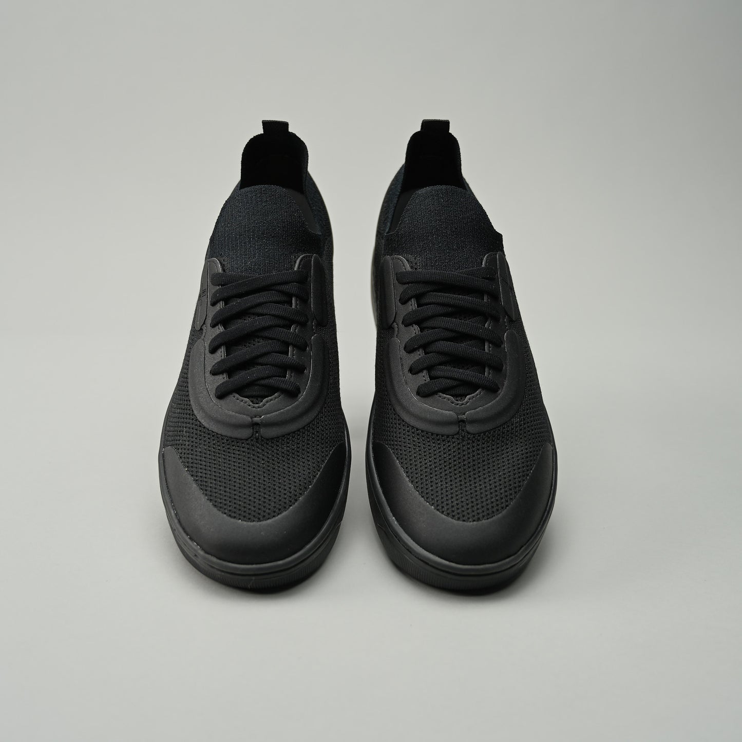 skiff2 black out