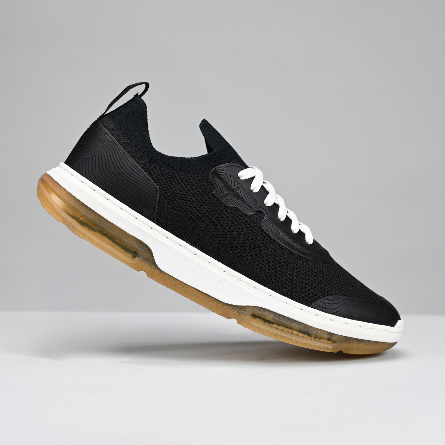 Skiff Black White Gum