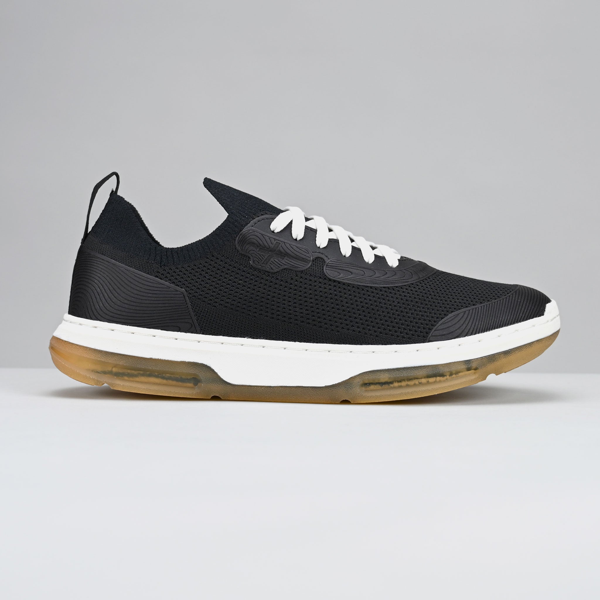 Skiff Black White Gum