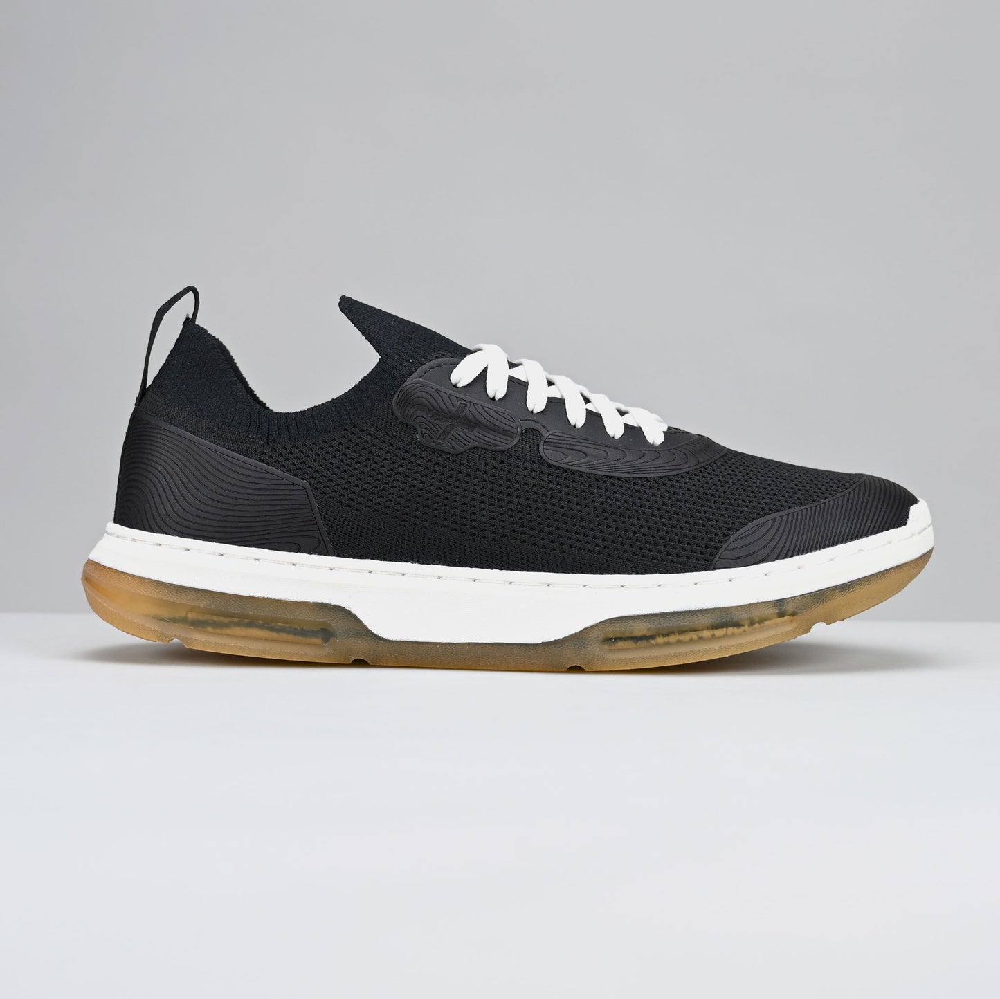 Skiff Black White Gum